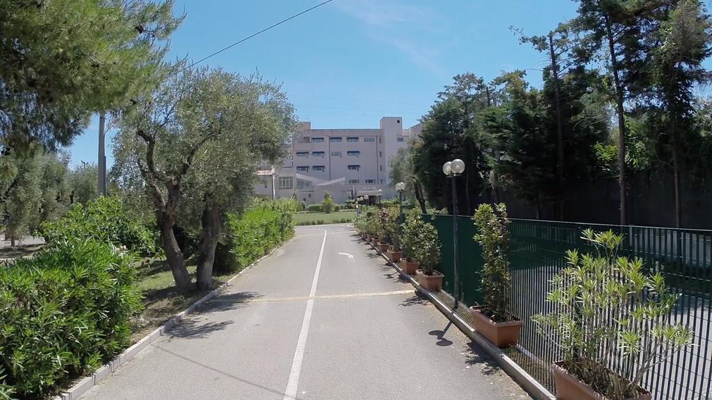 Centro Di Soggiorno Il Belvedere Vieste Exteriör bild